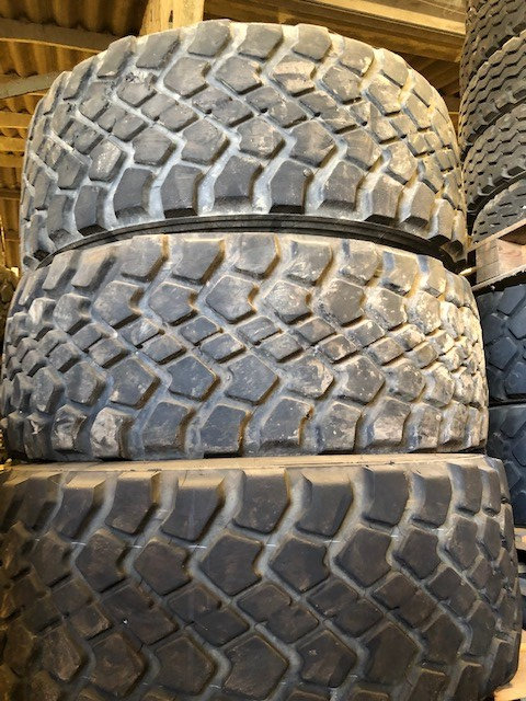 Michelin 445/65R22.5 XZL tyres on rims - Govsales of mod surplus ex army trucks, ex army land rovers and other military vehicles for sale