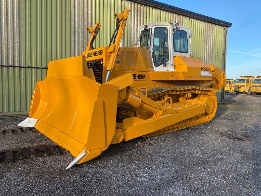 Liebherr PR 752 Dozer with Ripper - Govsales of mod surplus ex army trucks, ex army land rovers and other military vehicles for sale