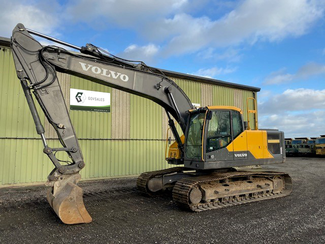 Volvo EC220 EL excavator - Govsales of mod surplus ex army trucks, ex army land rovers and other military vehicles for sale